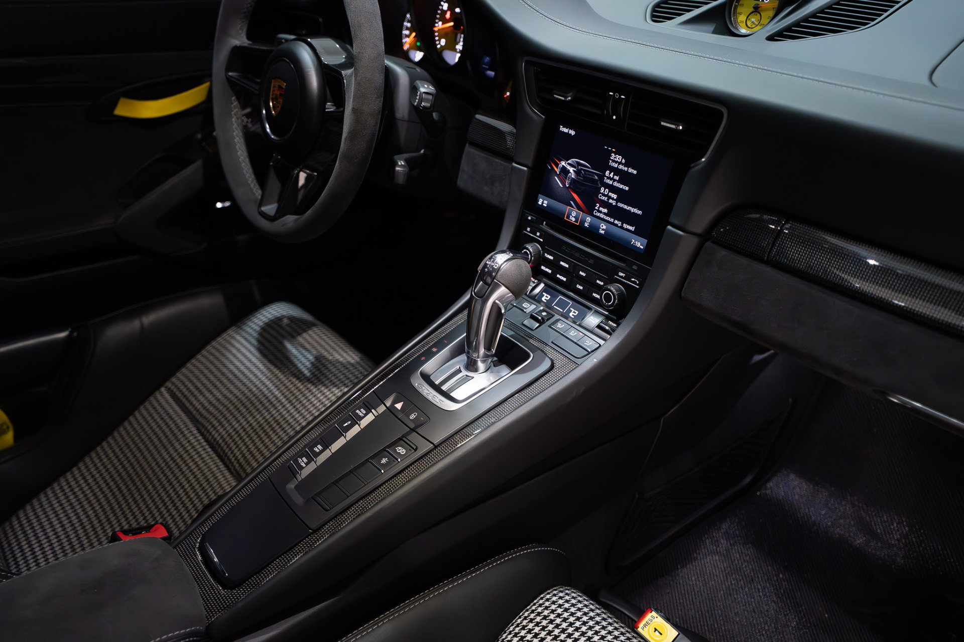 Used 2018 Porsche 911 GT2 RS image 34