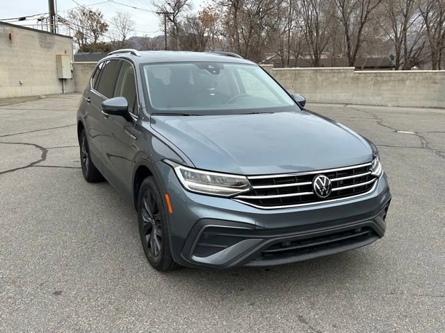 Used 2024 Volkswagen Tiguan SE FWD image 11