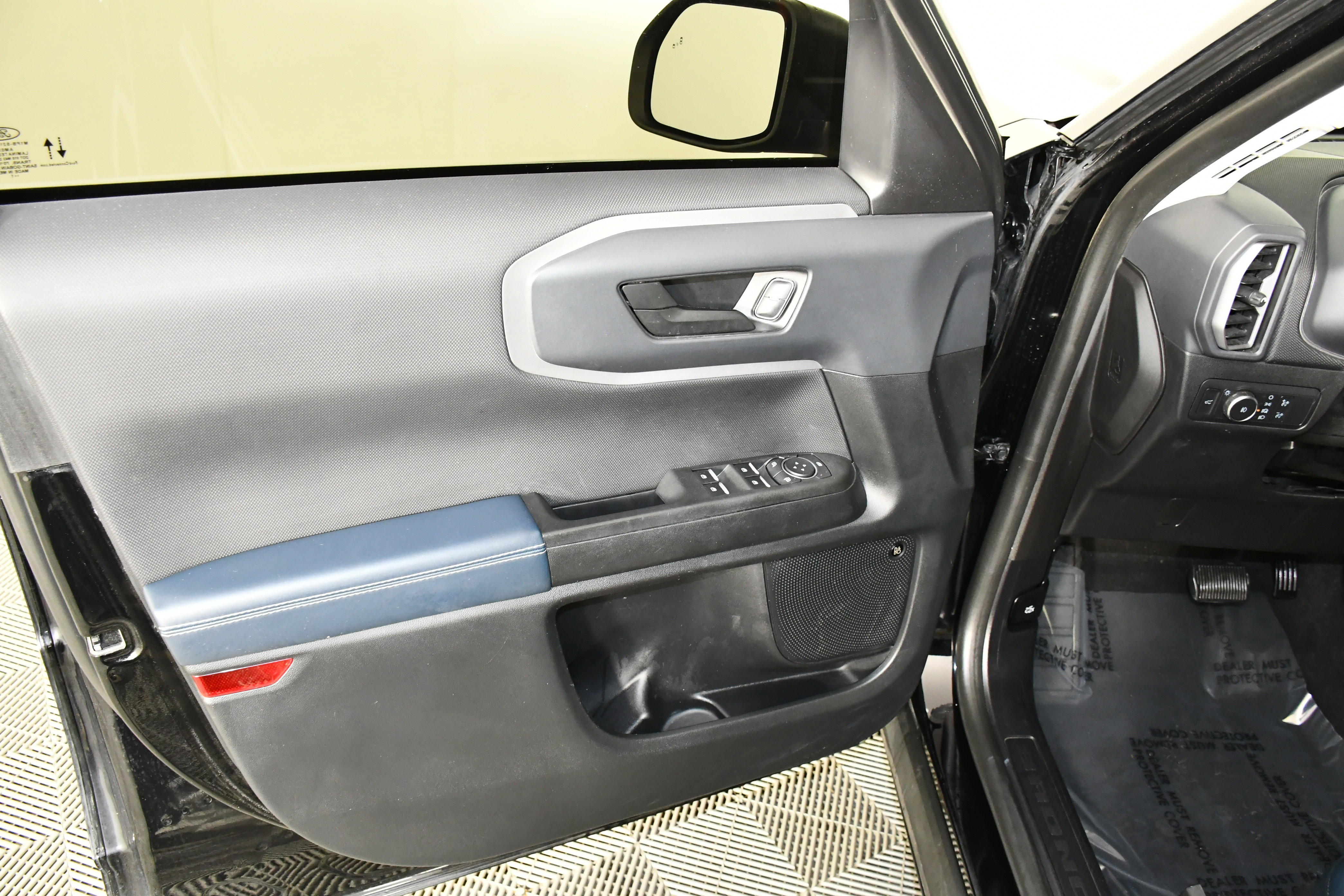 Used 2021 Ford Bronco Sport Outer Banks w/ Outer Banks Package (96D) image 37