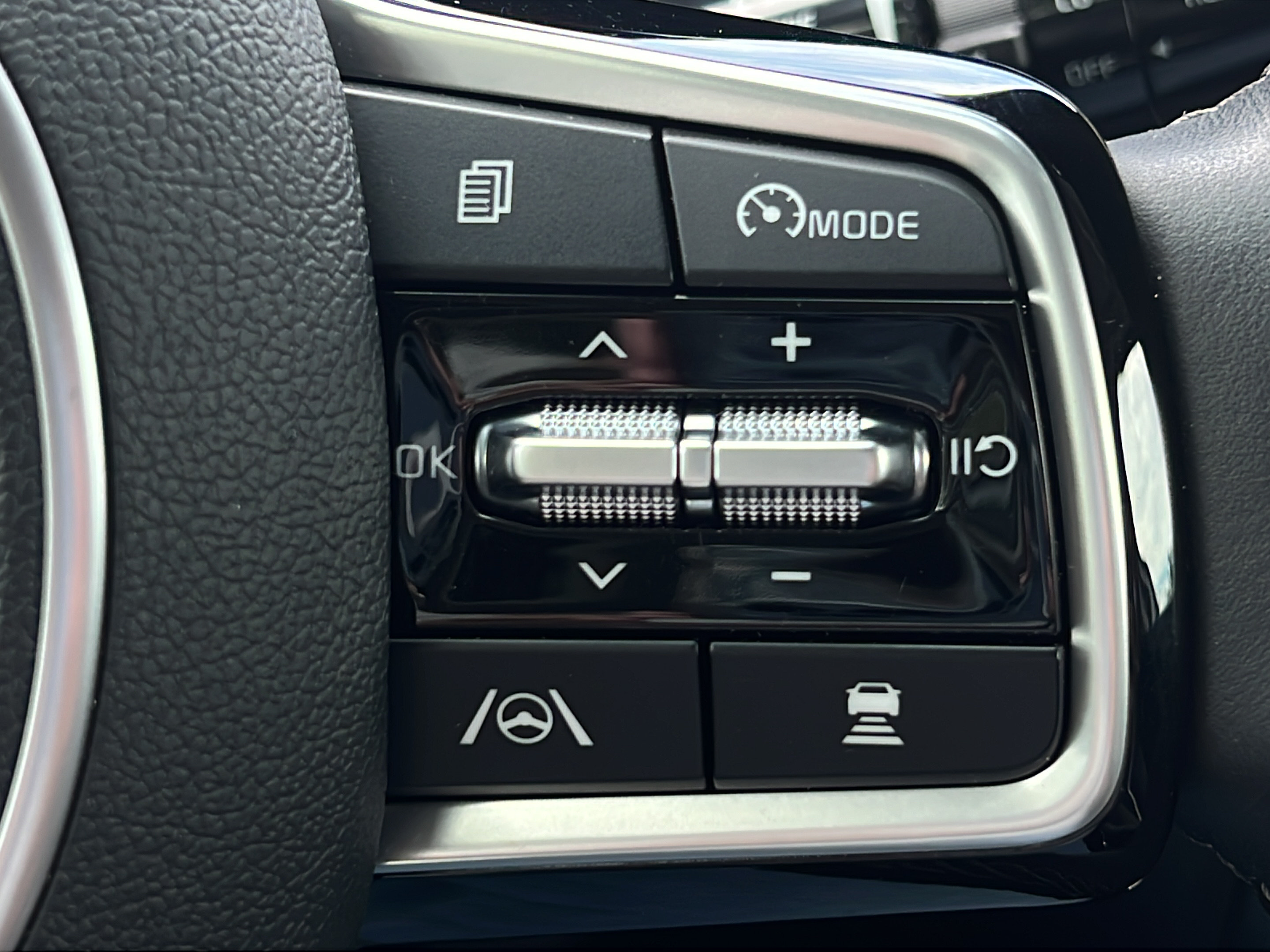 Used 2023 Kia Sorento EX w/ Panoramic Sunroof Package FWD image 23