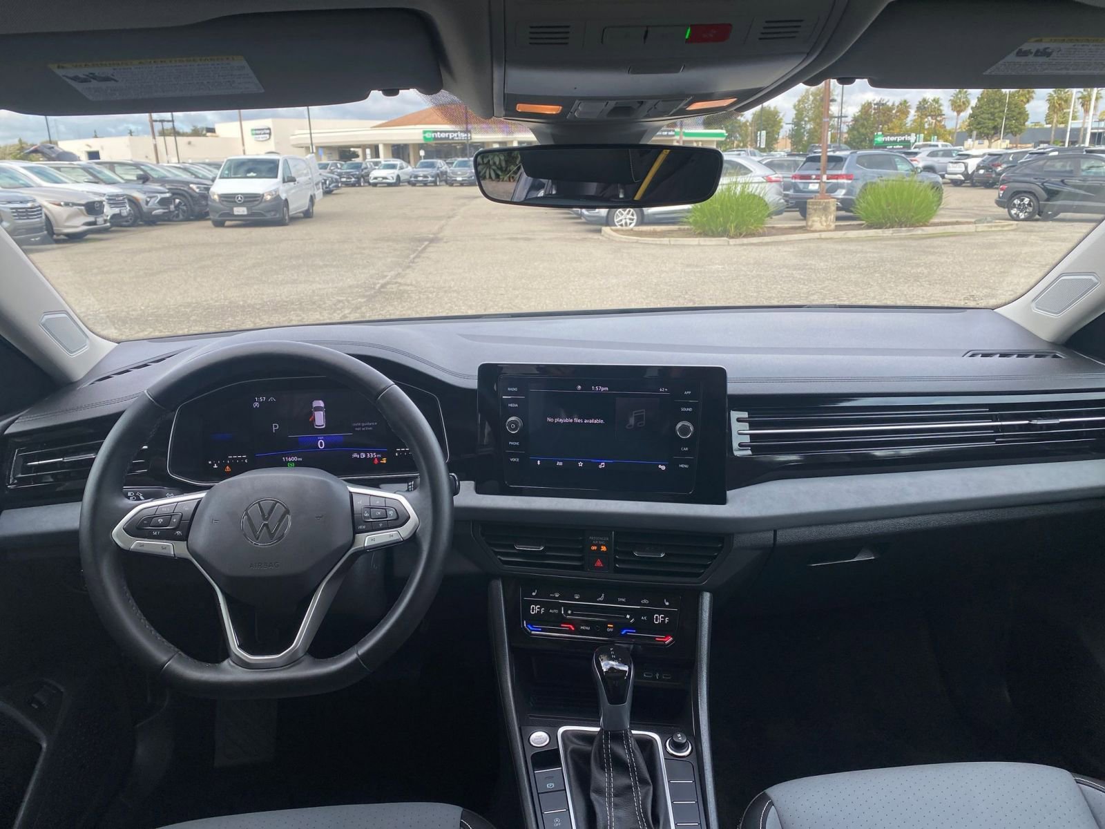 Used 2025 Volkswagen Jetta SE image 33