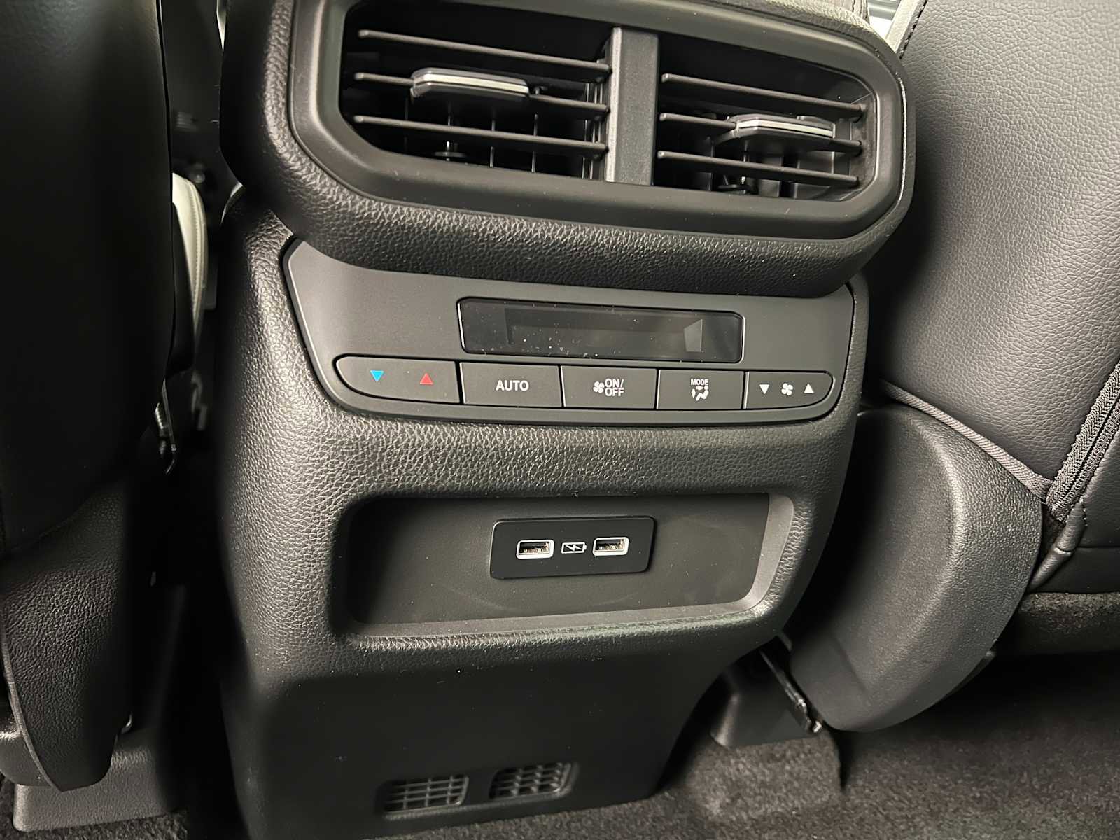 New 2025 Honda Pilot Touring image 28