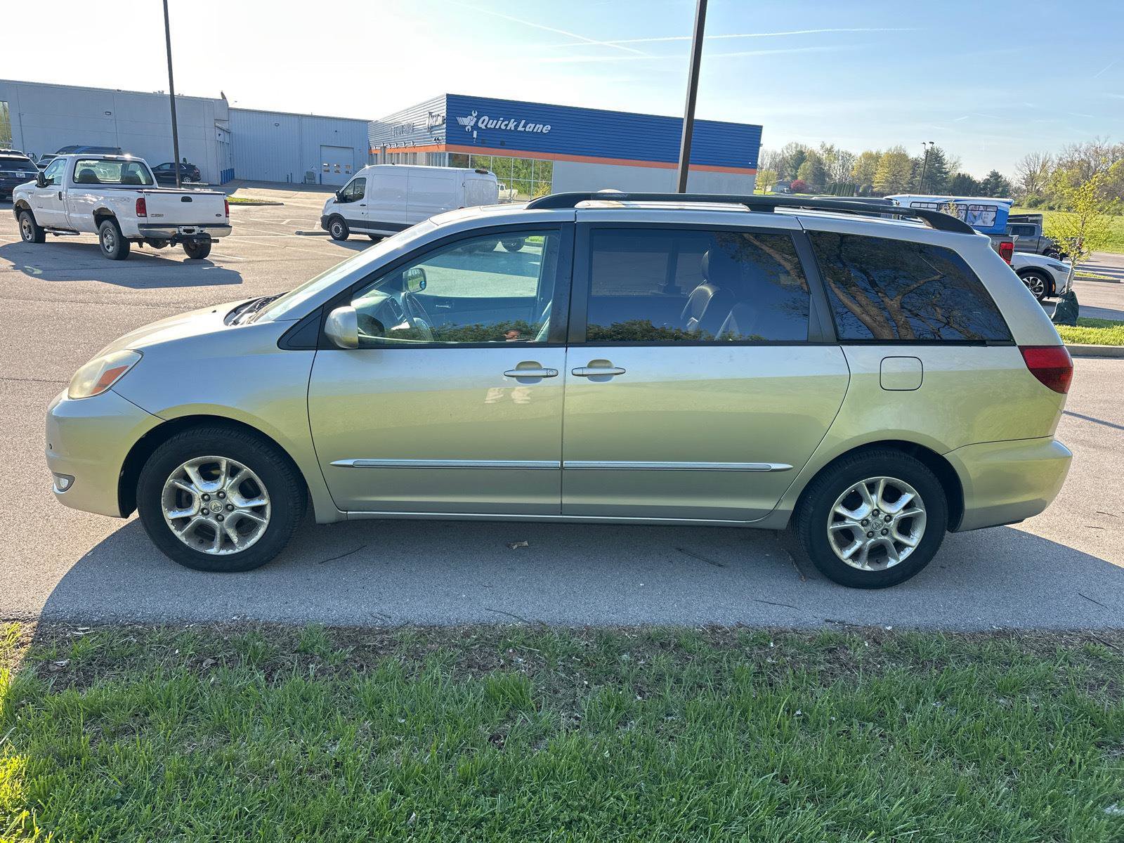 Used 2005 Toyota Sienna XLE Limited image 13