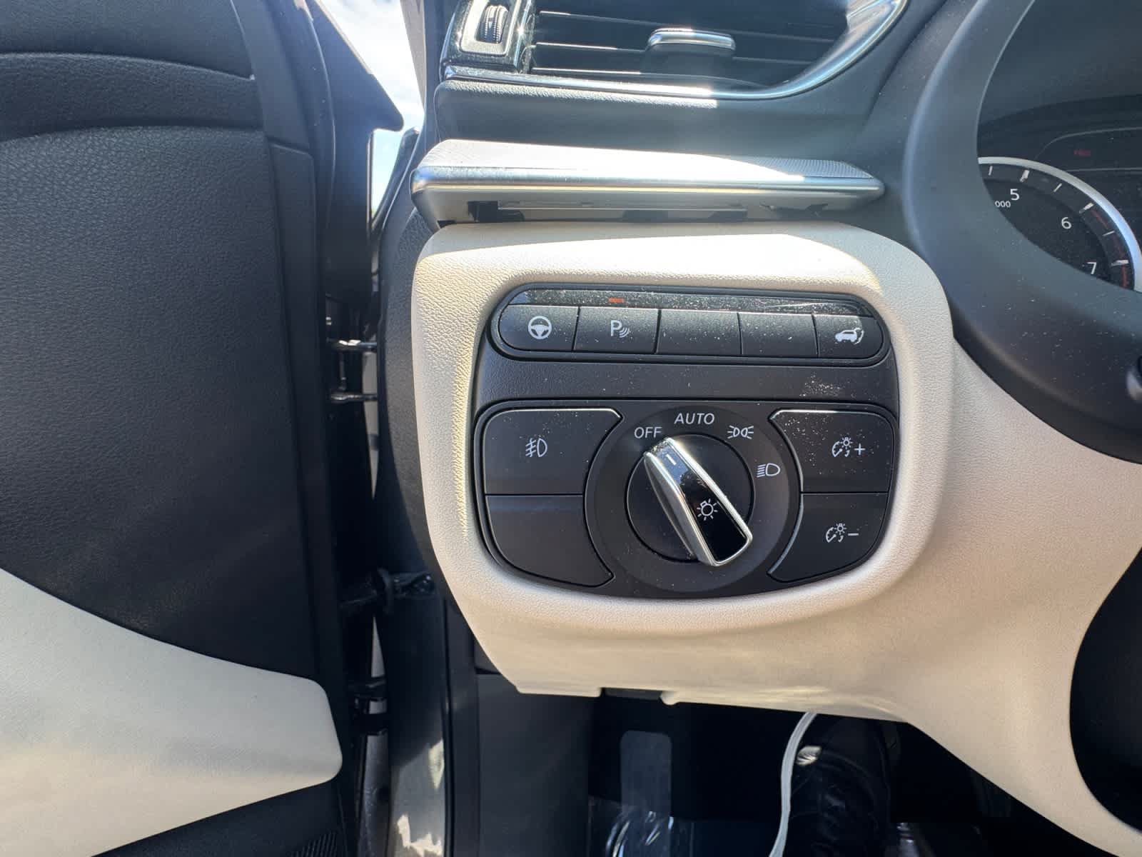 Used 2021 INFINITI QX50 Luxe w/ Cargo Package AWD/4WD image 23