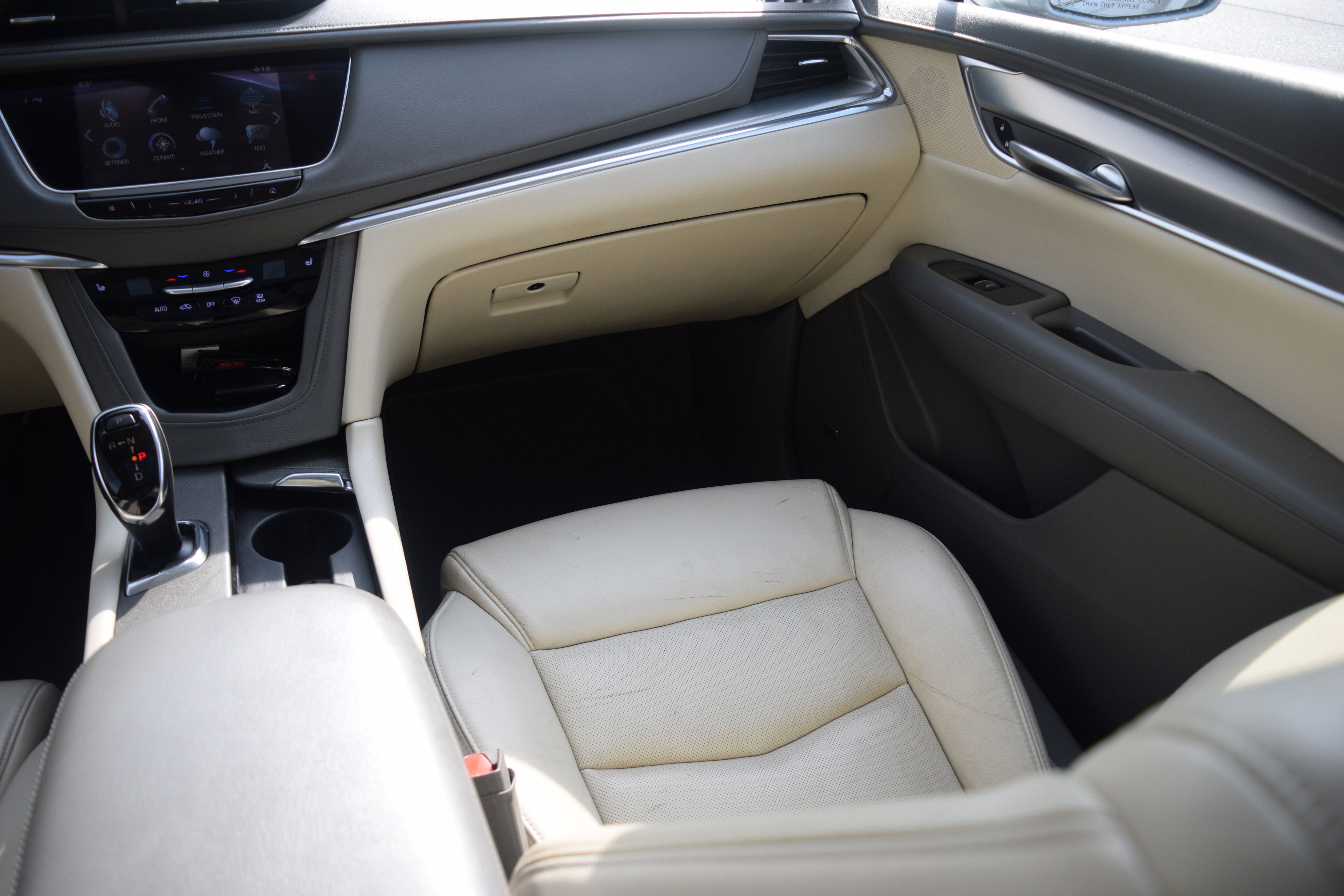 Used 2017 Cadillac XT5 Luxury w/ Driver Awareness Package FWD image 13