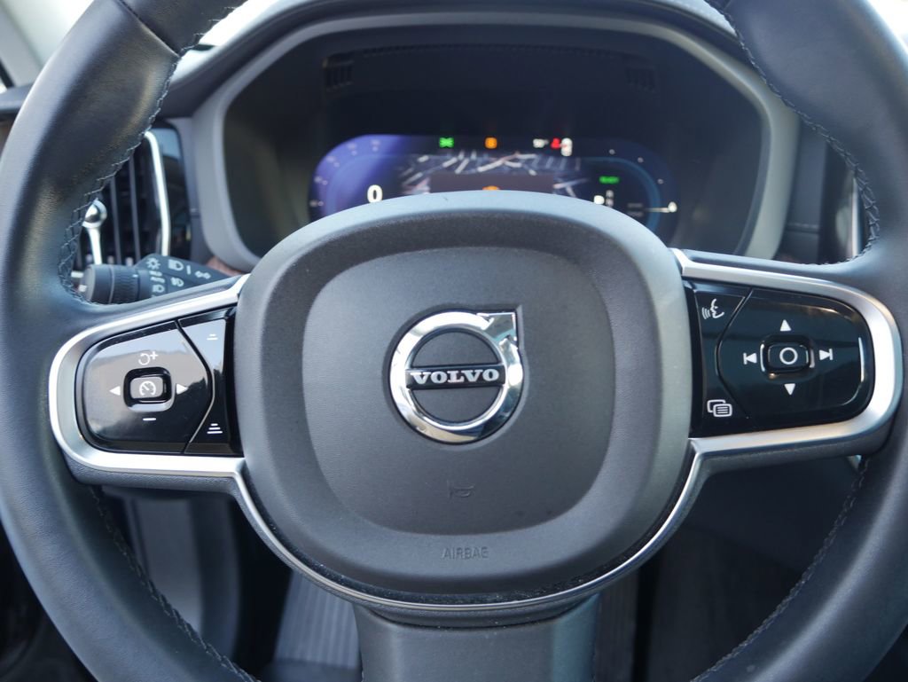 Used 2023 Volvo XC60 T8 Ultimate w/ Climate Package image 44