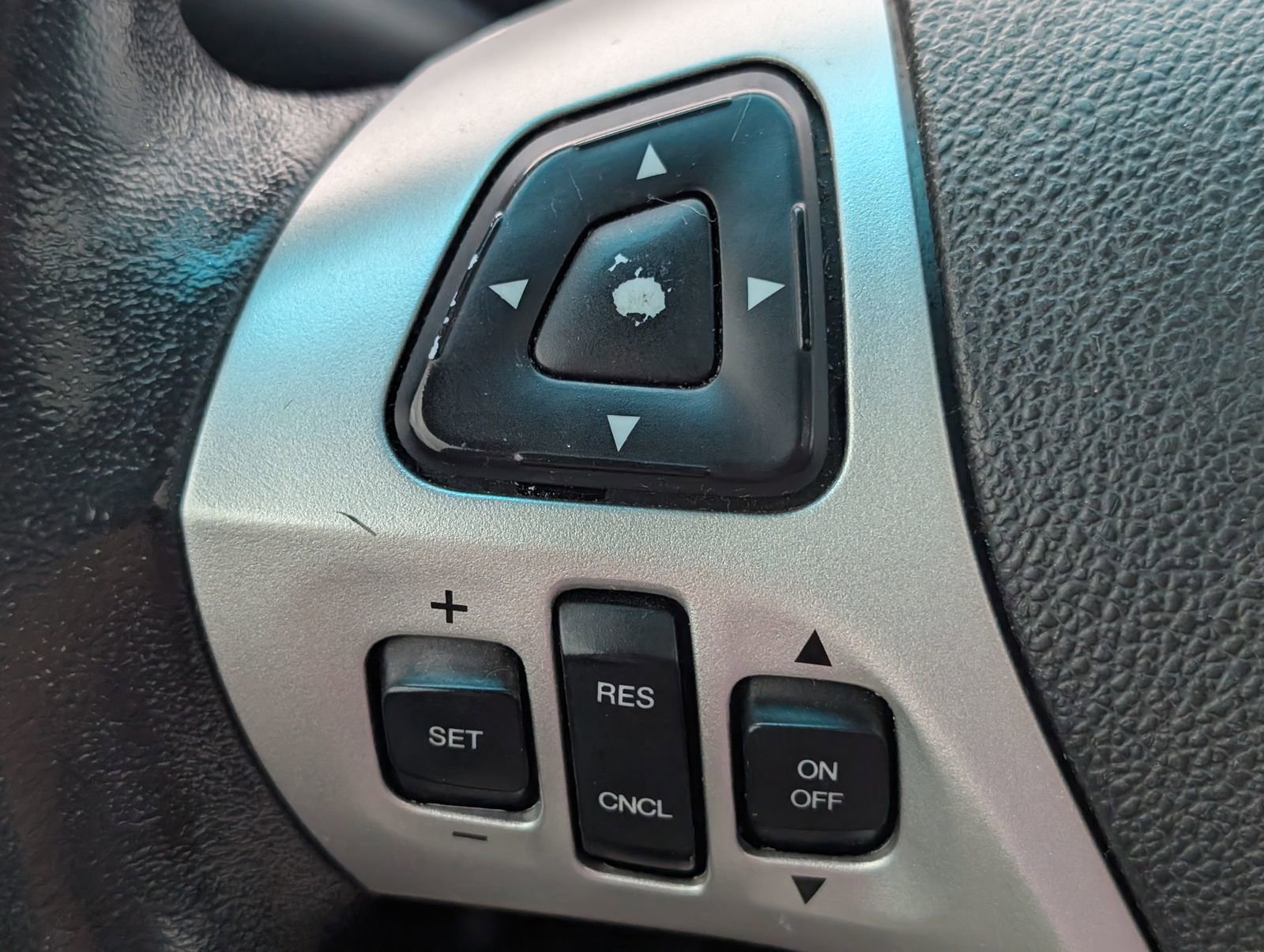 Used 2013 Ford Explorer Limited FWD image 19