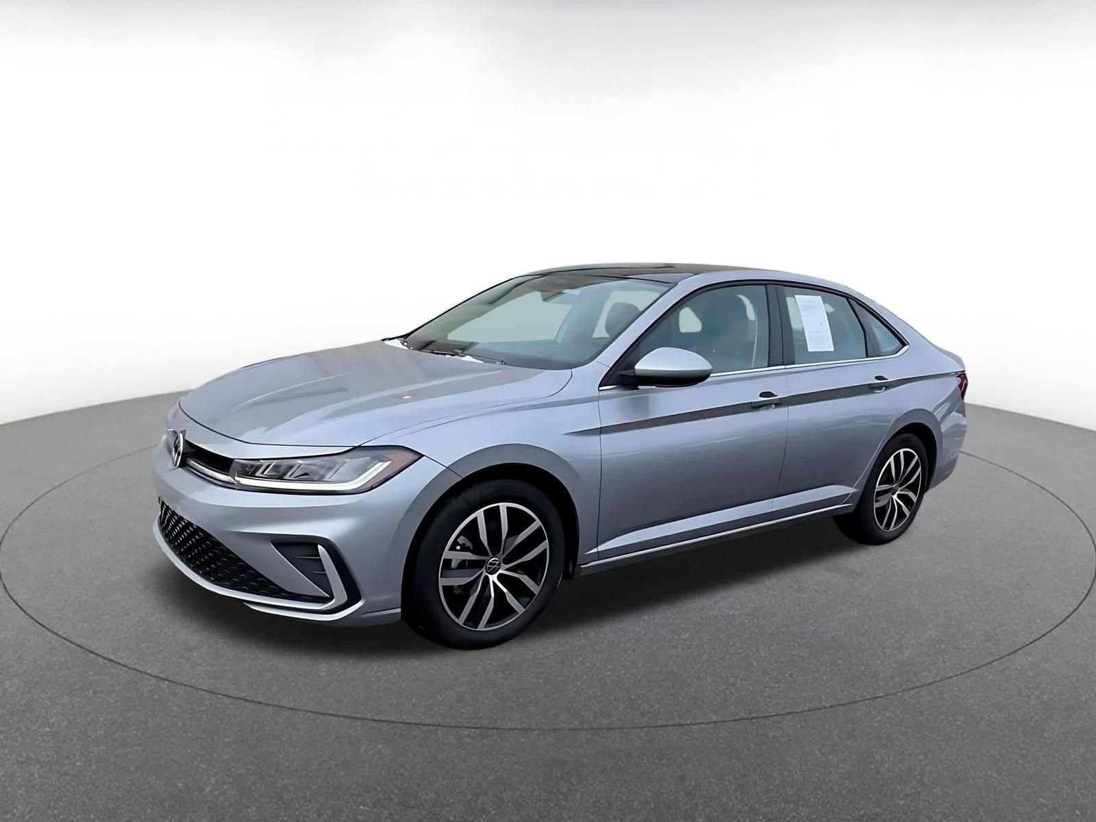 Used 2025 Volkswagen Jetta SE image 8