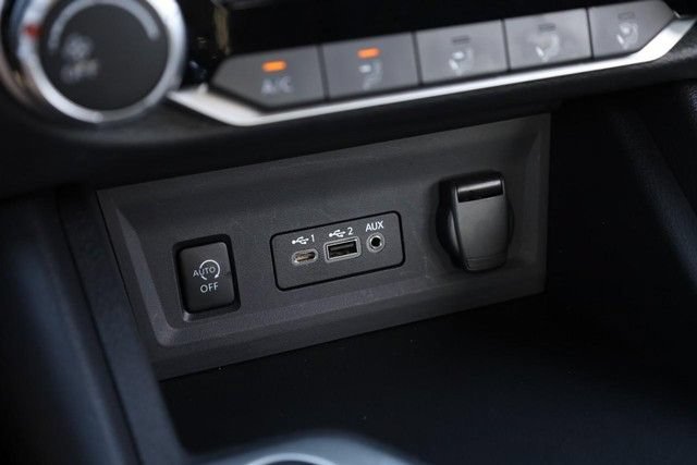 Certified 2025 Nissan Sentra SV FWD image 15