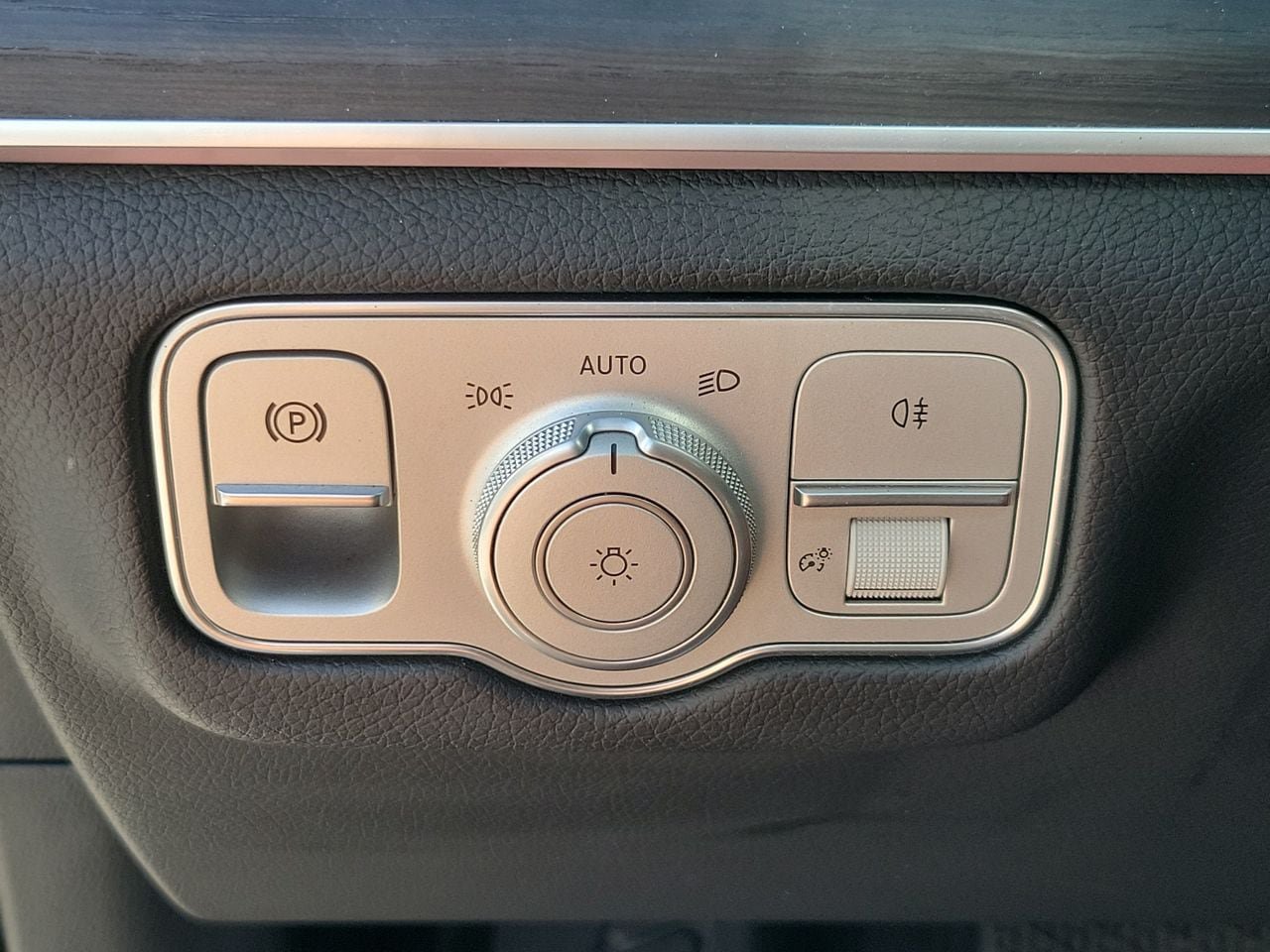 Used 2025 Mercedes-Benz GLE 350 4MATIC image 32