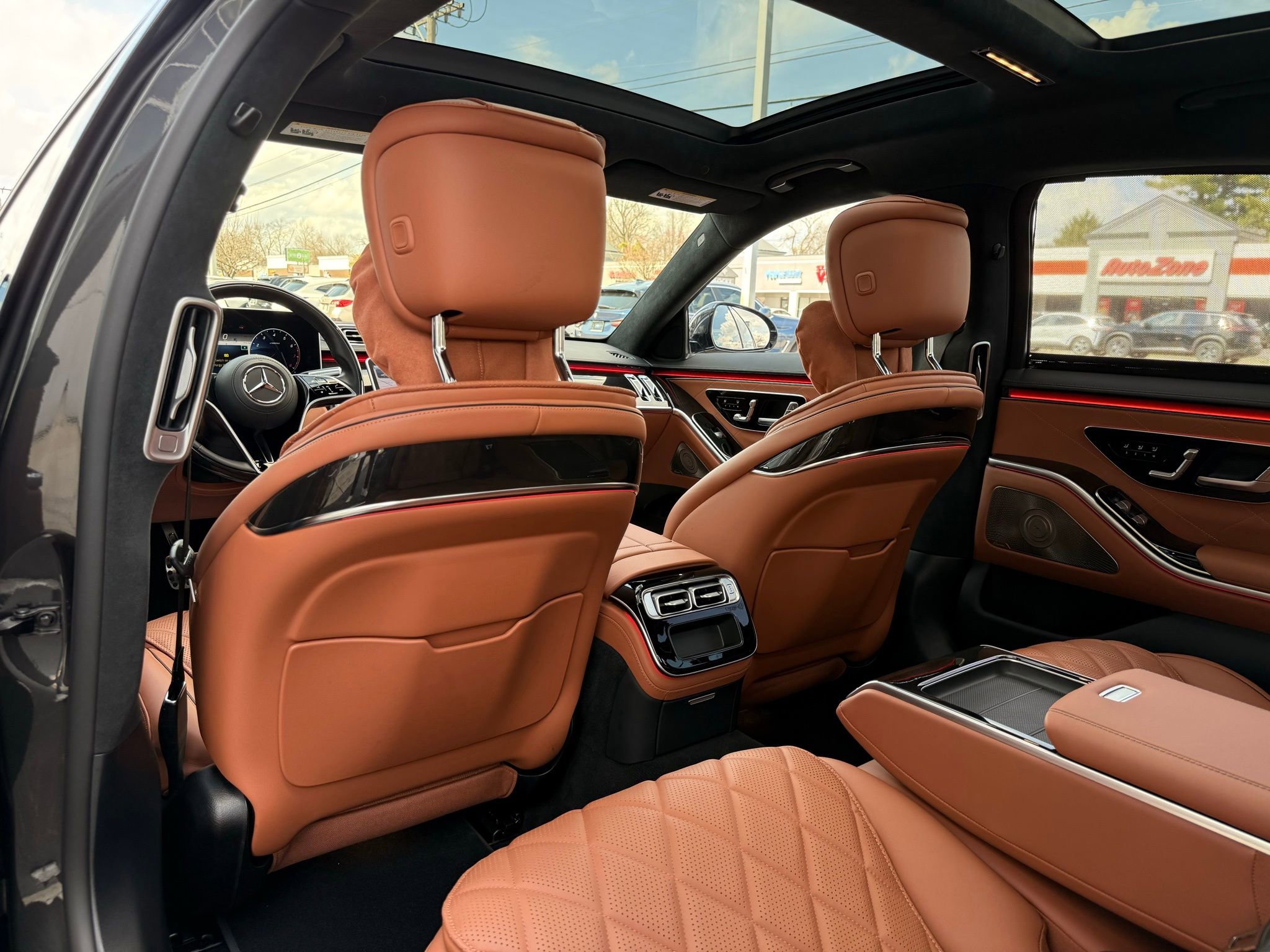 Used 2022 Mercedes-Benz S 580 4MATIC Sedan w/ AMG Line Package image 41