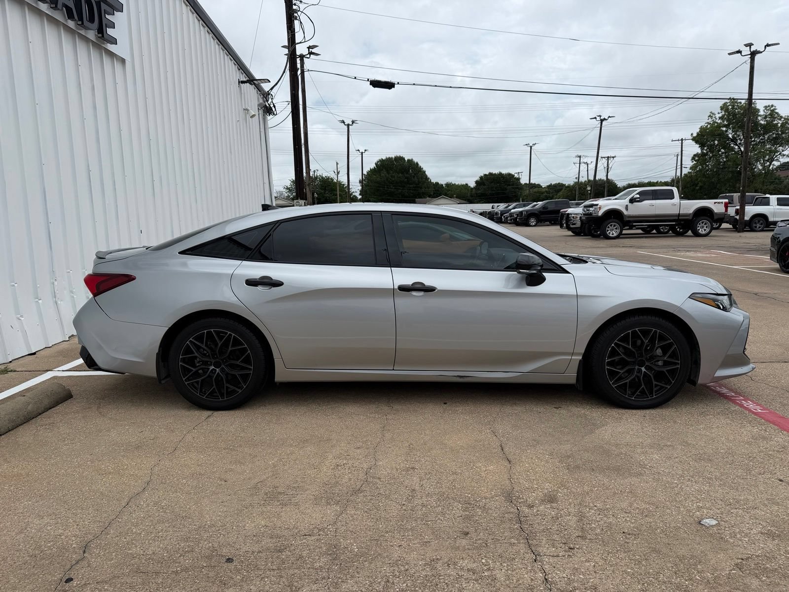 Used 2021 Toyota Avalon XSE FWD image 8