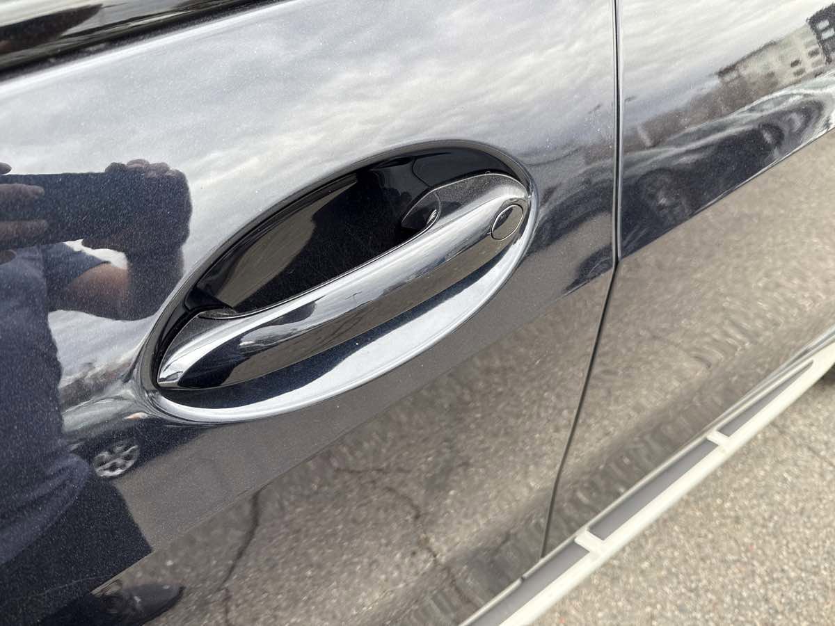 Used 2023 BMW X7 xDrive40i w/ Executive Package image 10