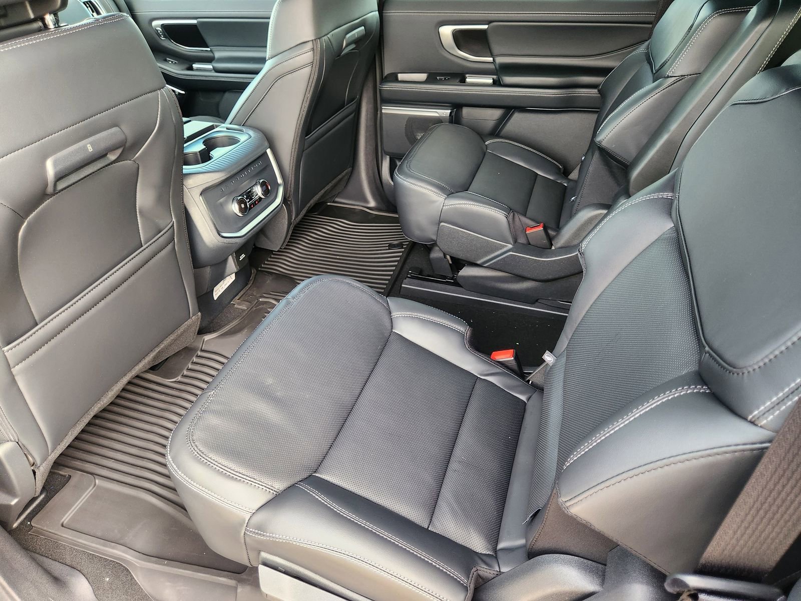 New 2026 Ford Expedition Max Platinum w/ Stealth Appearance Package image 25