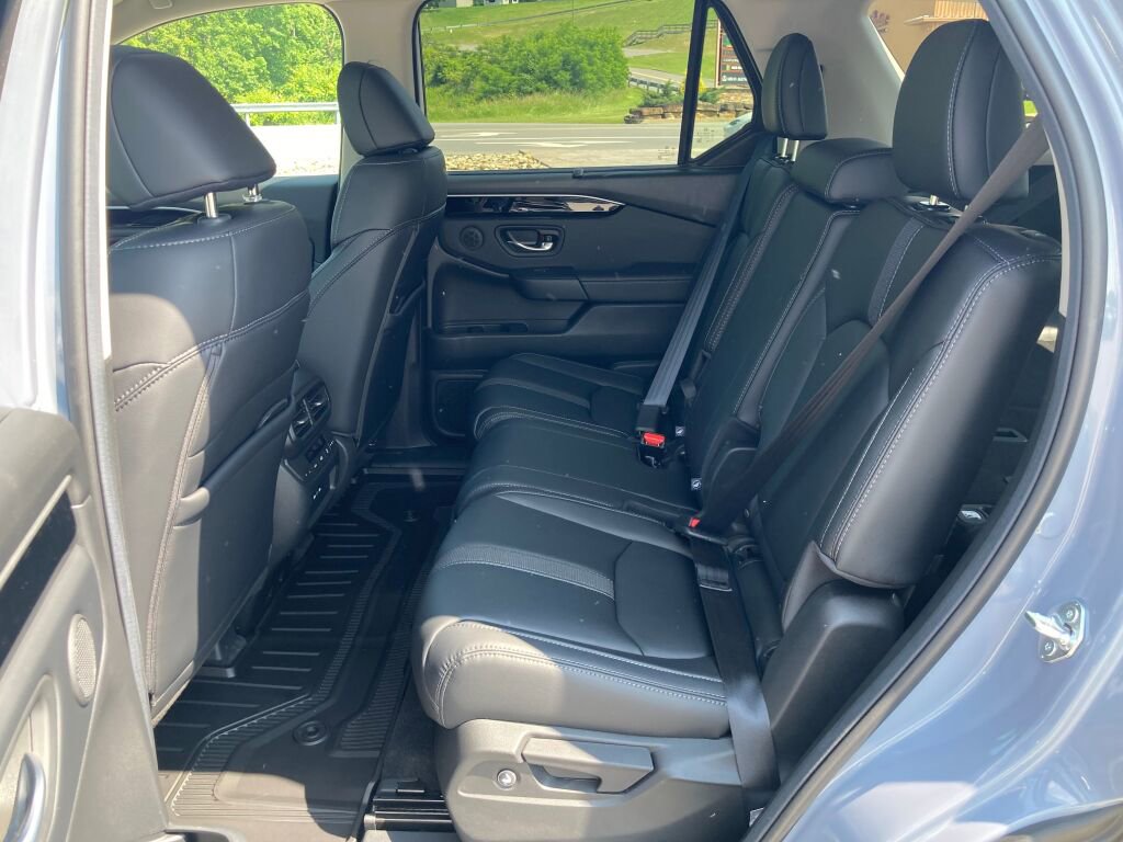 New 2025 Honda Pilot Touring image 8