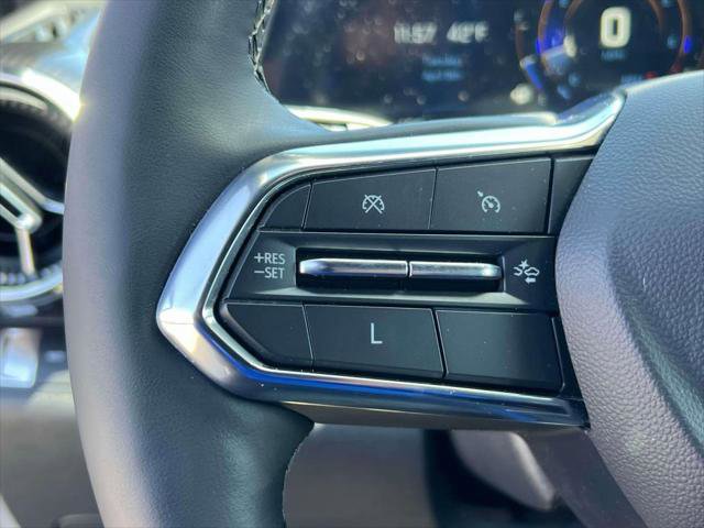 Used 2025 Chevrolet Equinox LT w/ Safety and Technology Package image 19