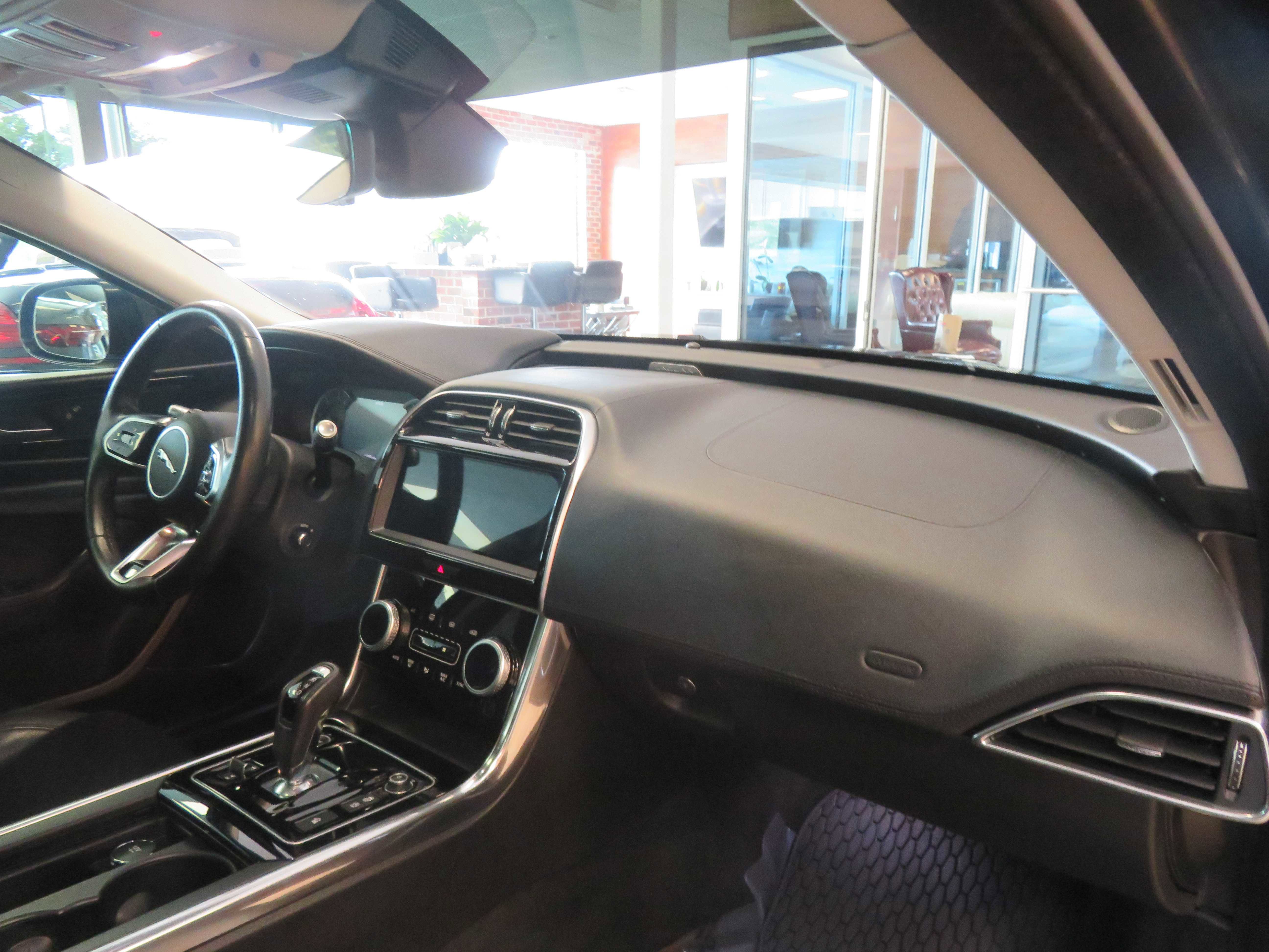 Used 2020 Jaguar XE S image 27