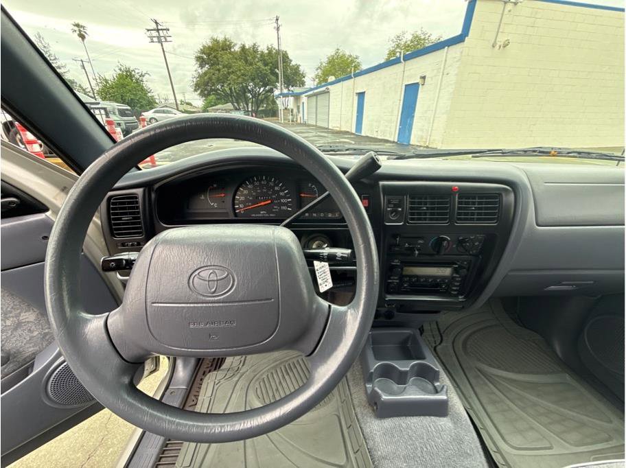 Used 2000 Toyota Tacoma 2WD Xtracab image 17
