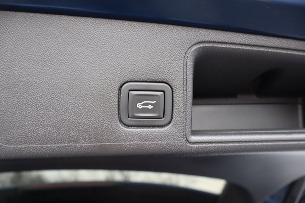 Used 2022 GMC Terrain SLE w/ Driver Convenience Package image 24