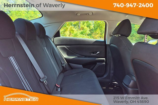 Used 2024 Hyundai Elantra SEL image 25