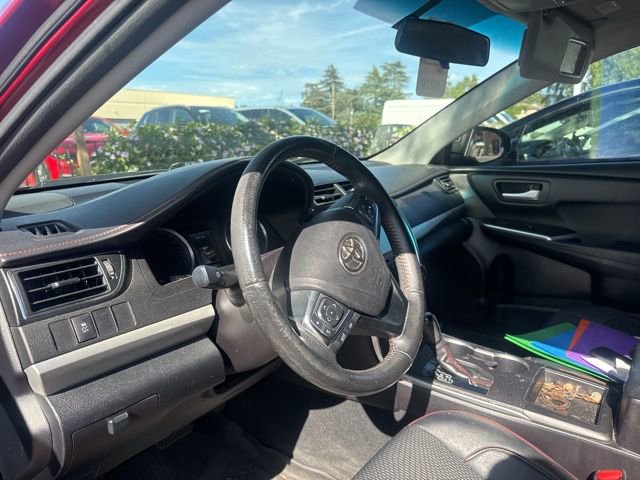 Certified 2017 Toyota Camry SE w/ Moonroof Package FWD image 5