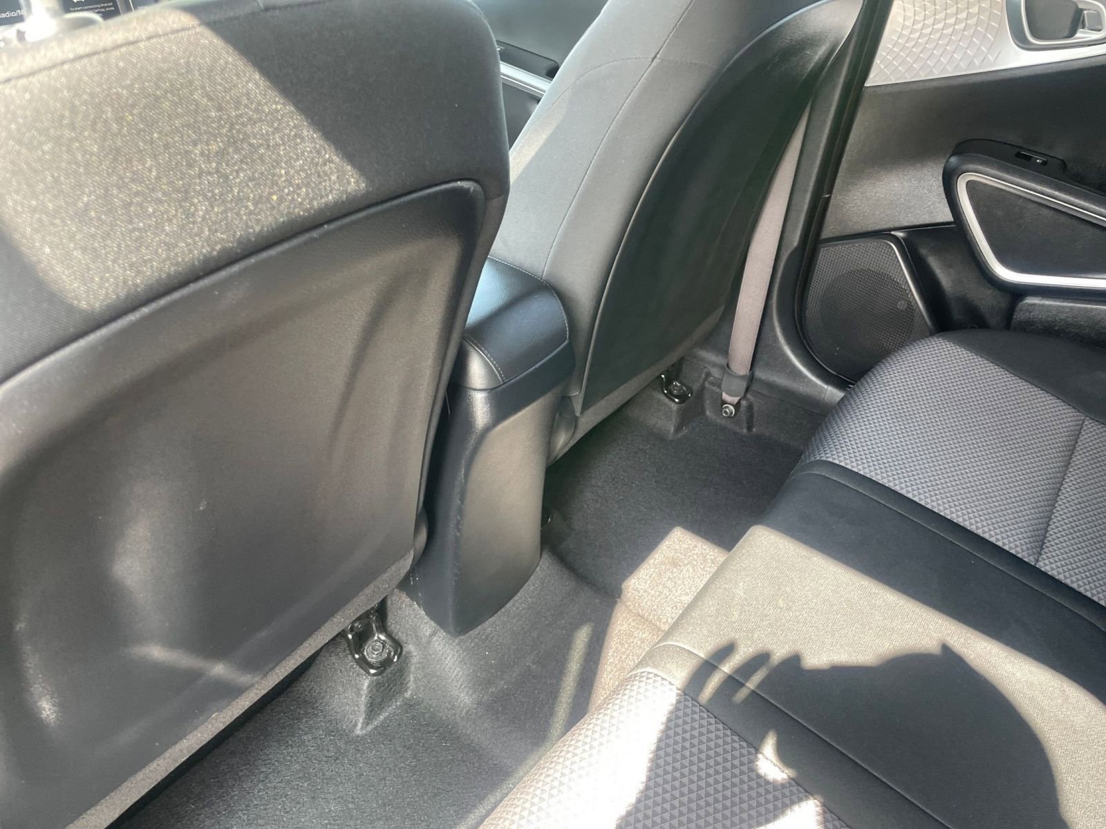 Used 2025 Kia Soul LX w/ LX Technology Package FWD image 23
