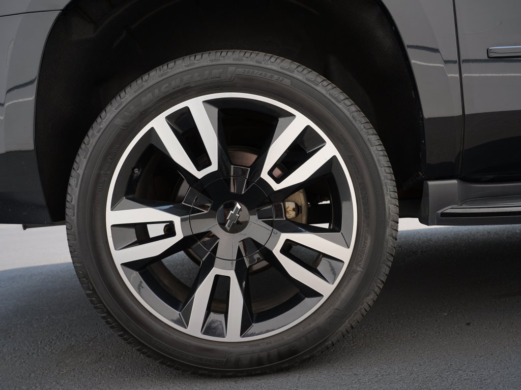 Certified 2020 Chevrolet Suburban Premier w/ RST 6.2L Performance Edition AWD/4WD image 30