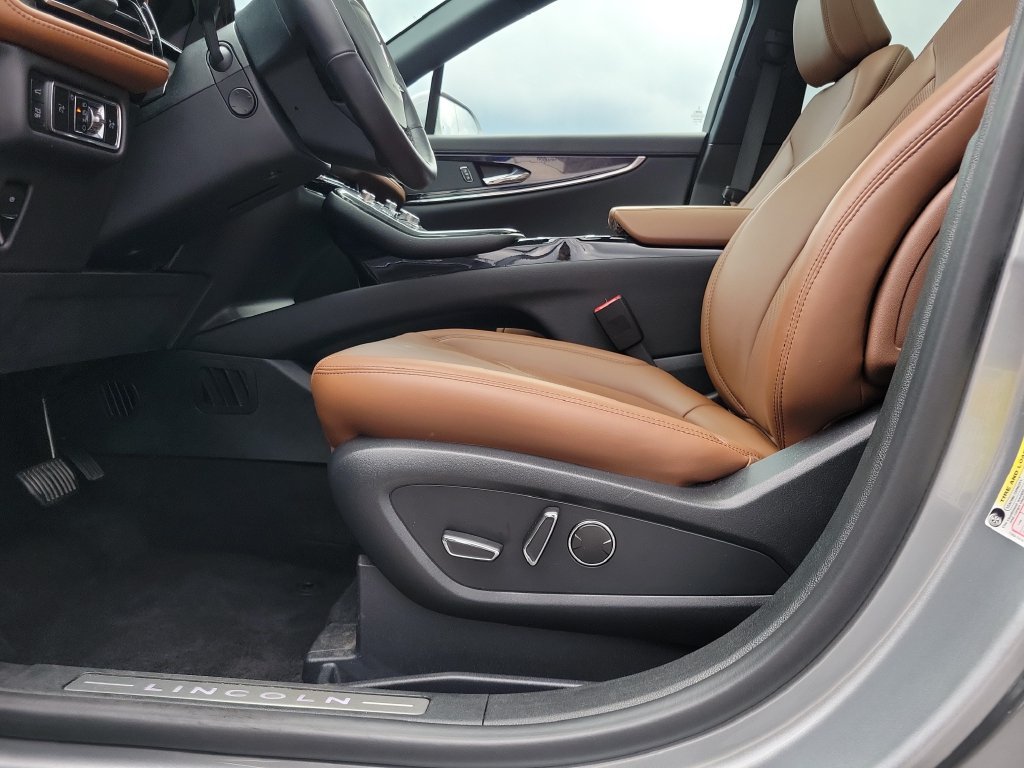Used 2023 Lincoln Nautilus Reserve AWD/4WD image 19