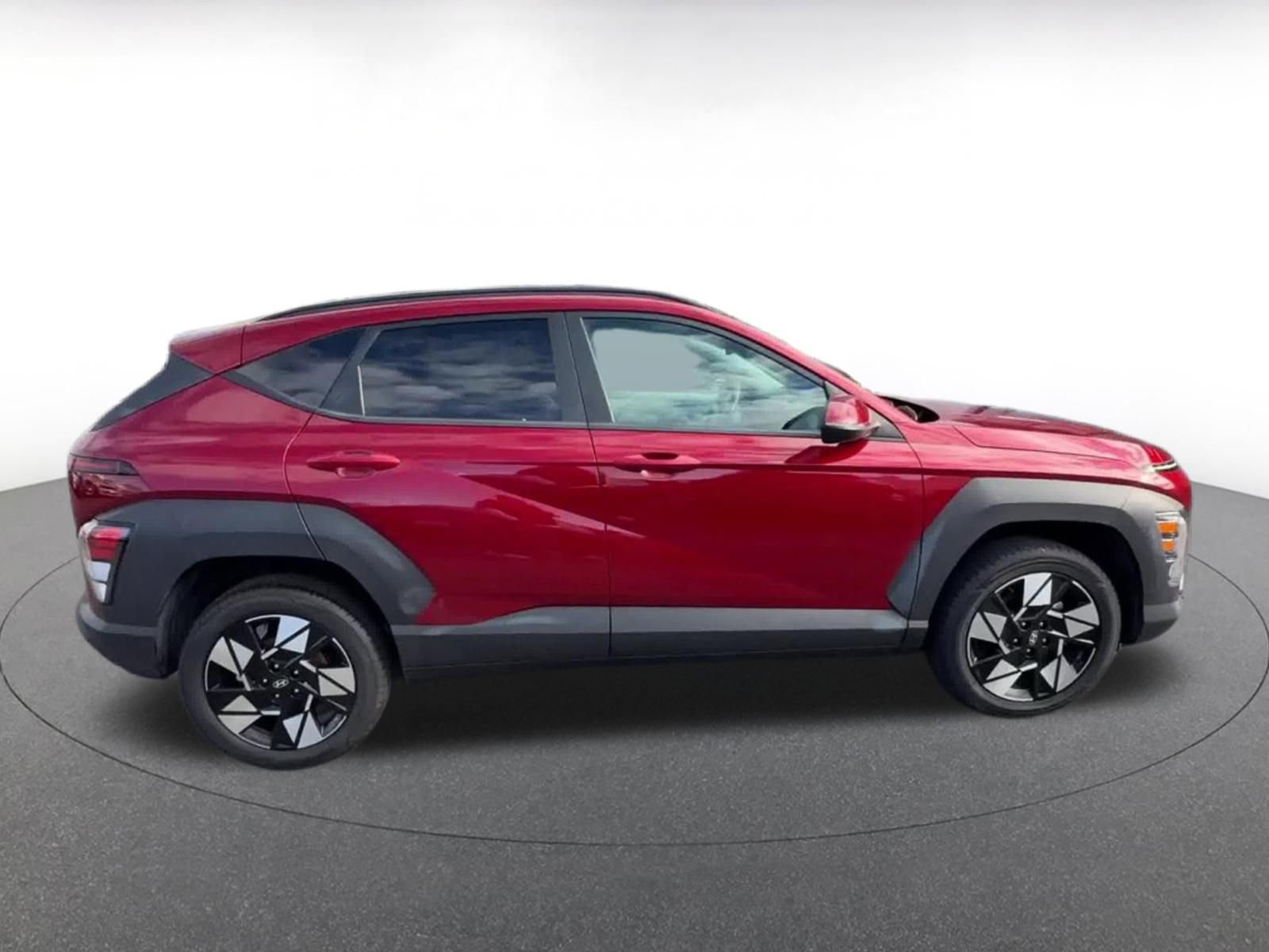 Used 2025 Hyundai Kona SEL AWD/4WD image 16