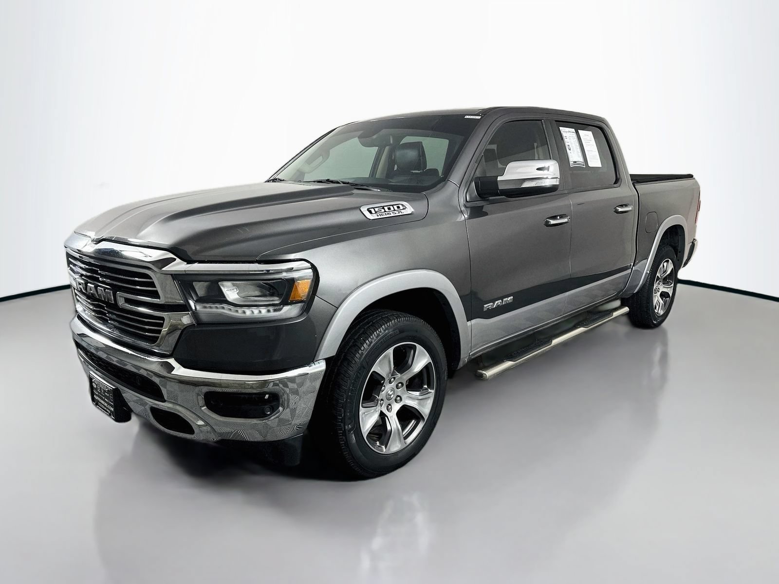 Used 2020 RAM 1500 Laramie AWD/4WD image 3