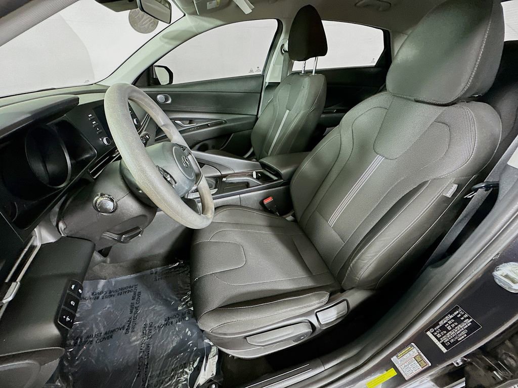 Used 2022 Hyundai Elantra SE image 26