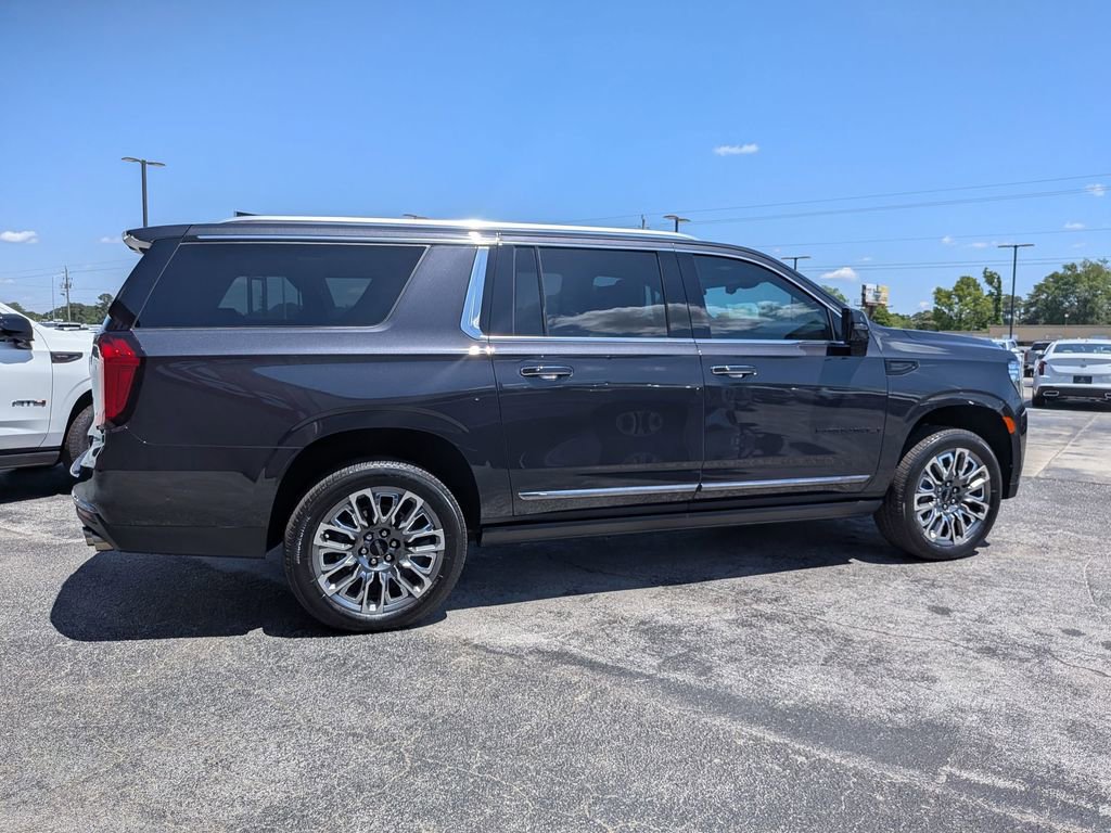 Certified 2024 GMC Yukon XL Denali Ultimate AWD/4WD image 4