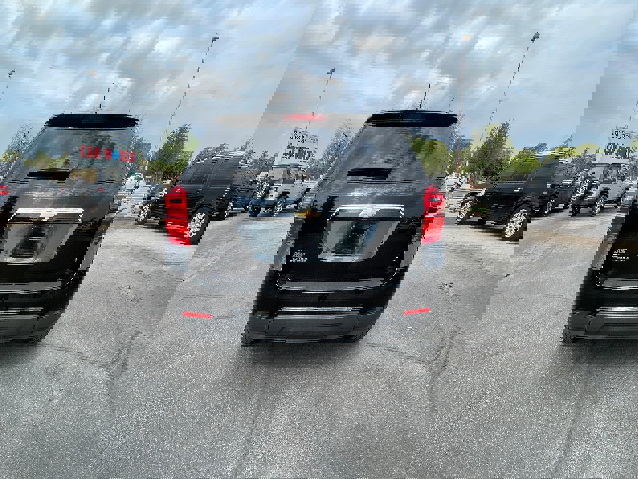 Used 2017 Chevrolet Equinox LT image 4