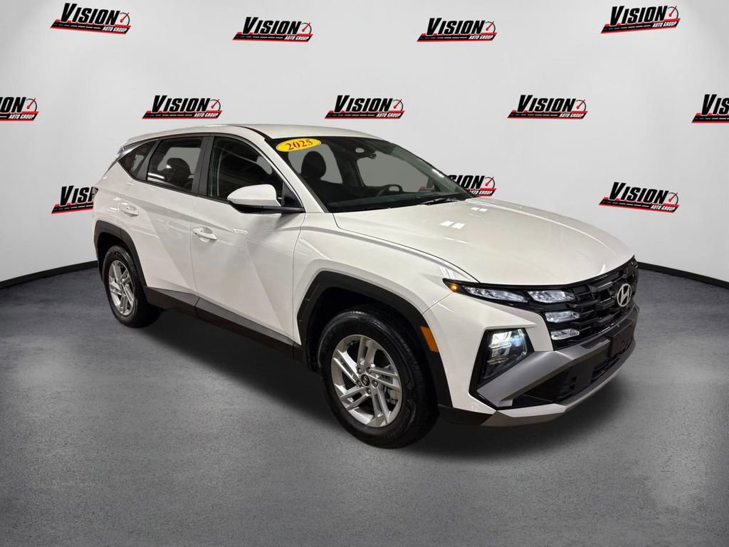 Certified 2025 Hyundai Tucson SE video 3