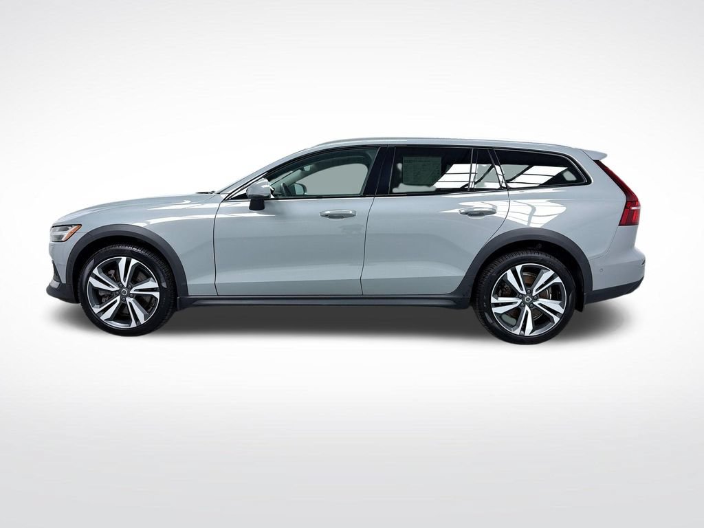 Used 2026 Volvo V60 B5 Cross Country Plus w/ Protection Package Premier AWD/4WD image 11