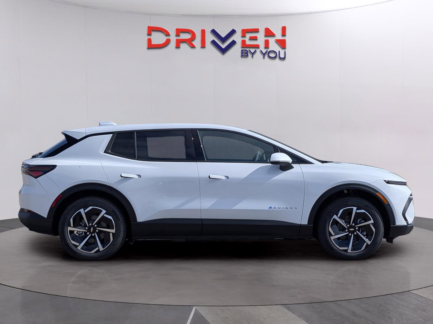 New 2026 Chevrolet Equinox EV LT image 6