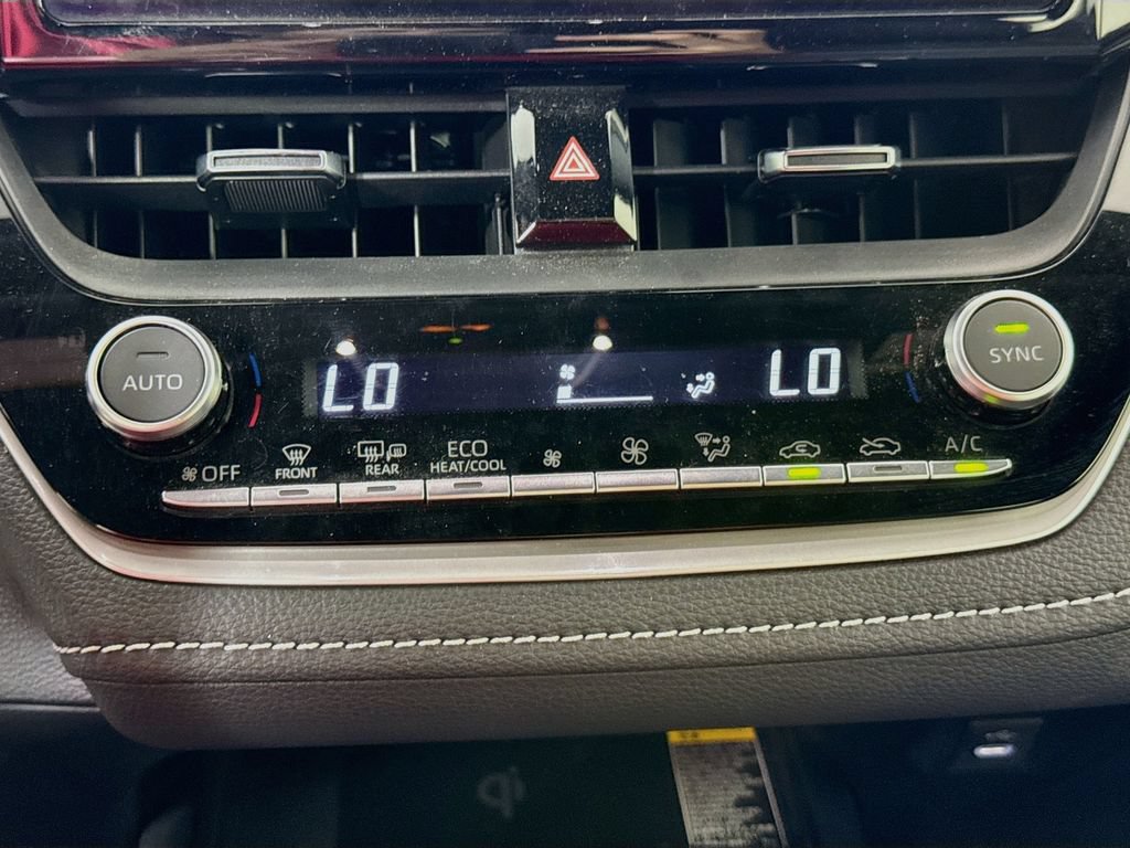 Used 2025 Toyota Corolla XSE FWD image 17