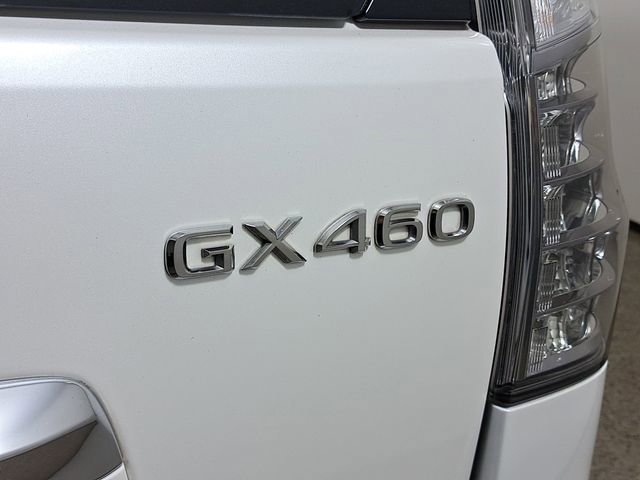 Used 2023 Lexus GX 460 Premium w/ Premium Package image 9
