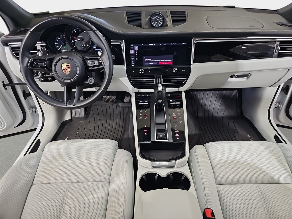 Used 2024 Porsche Macan Turbo AWD/4WD image 10