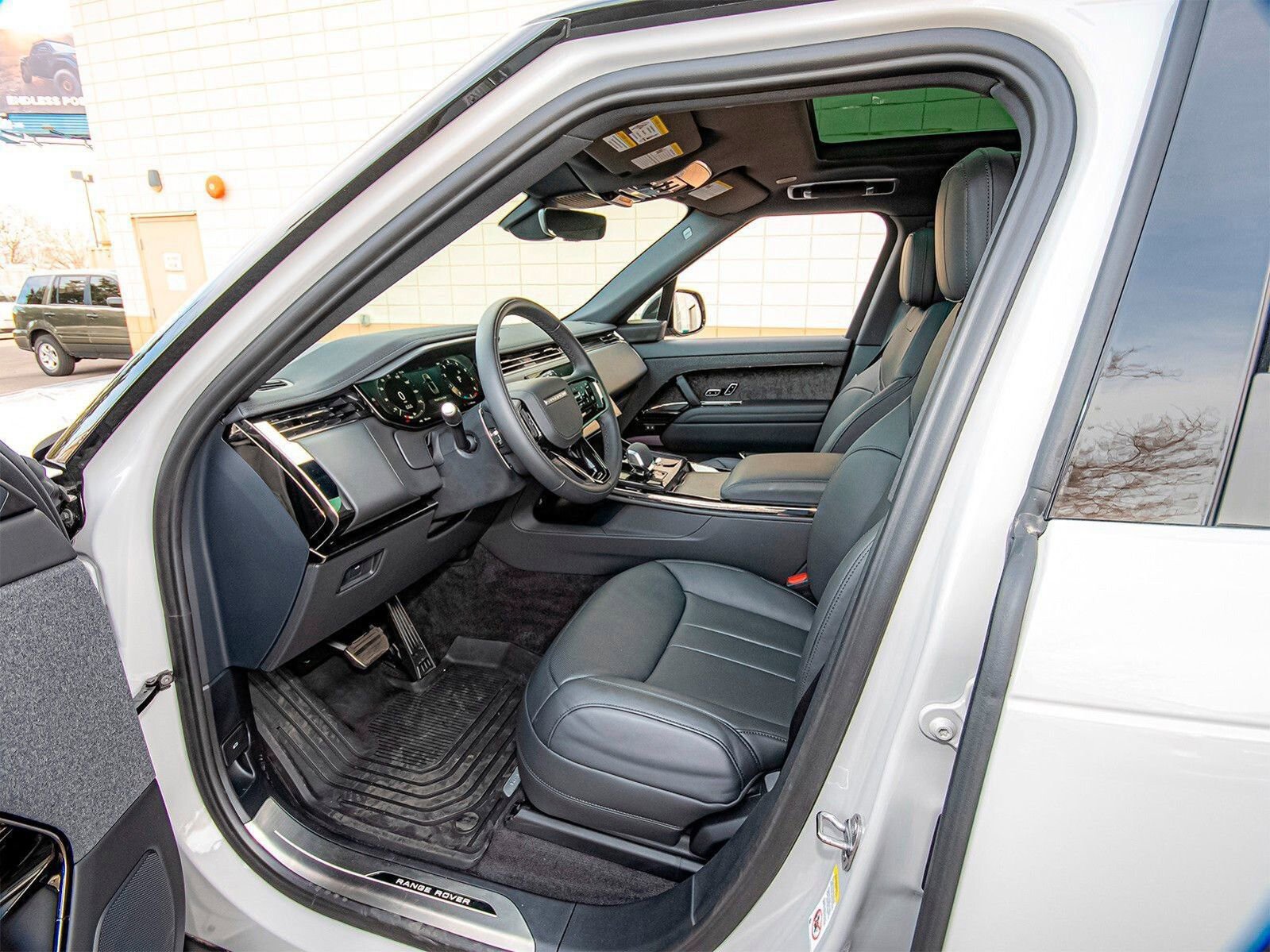 New 2025 Land Rover Range Rover Sport Dynamic SE image 35