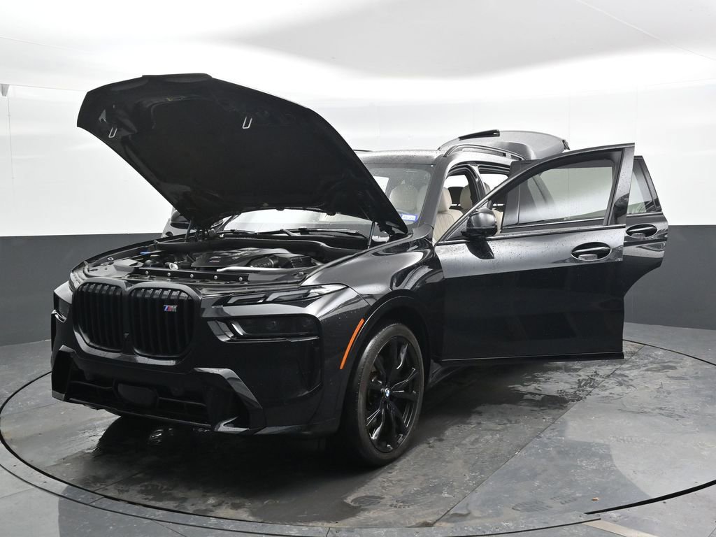 Used 2025 BMW X7 M60i image 56