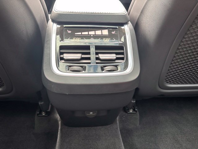 Used 2024 Volvo XC90 B6 Plus w/ Protection Package Premier AWD/4WD image 17