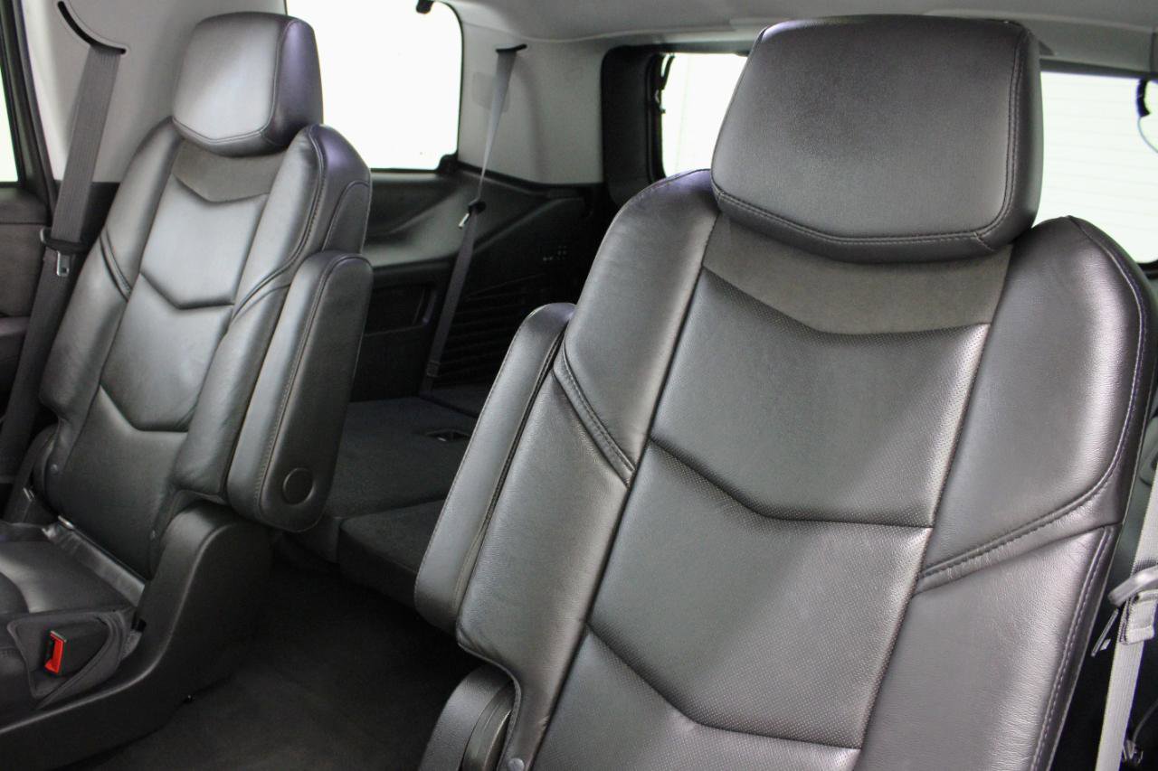 Used 2018 Cadillac Escalade Premium Luxury image 41