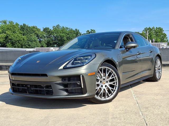 New 2025 Porsche Panamera 4 image 1