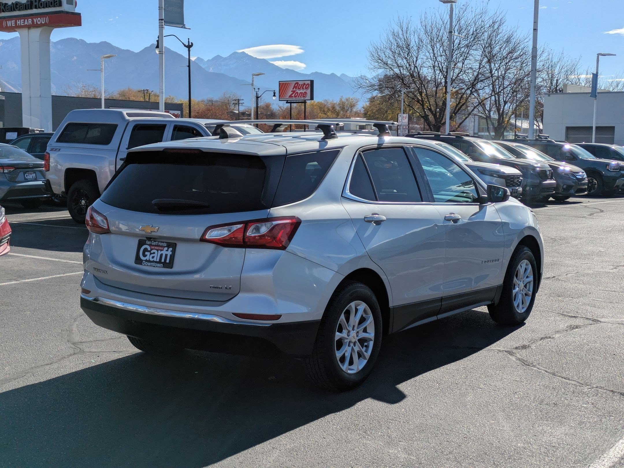 Used 2018 Chevrolet Equinox LT image 3