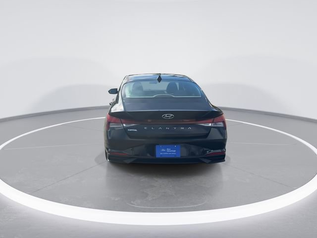 Used 2023 Hyundai Elantra SEL w/ Cargo Package FWD image 6