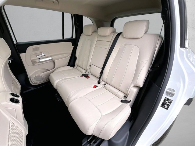 New 2026 Mercedes-Benz GLB 250 image 12