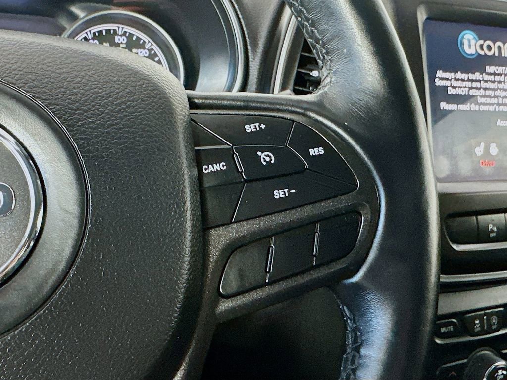 Used 2019 Jeep Cherokee Trailhawk w/ Comfort/Convenience Group AWD/4WD image 26