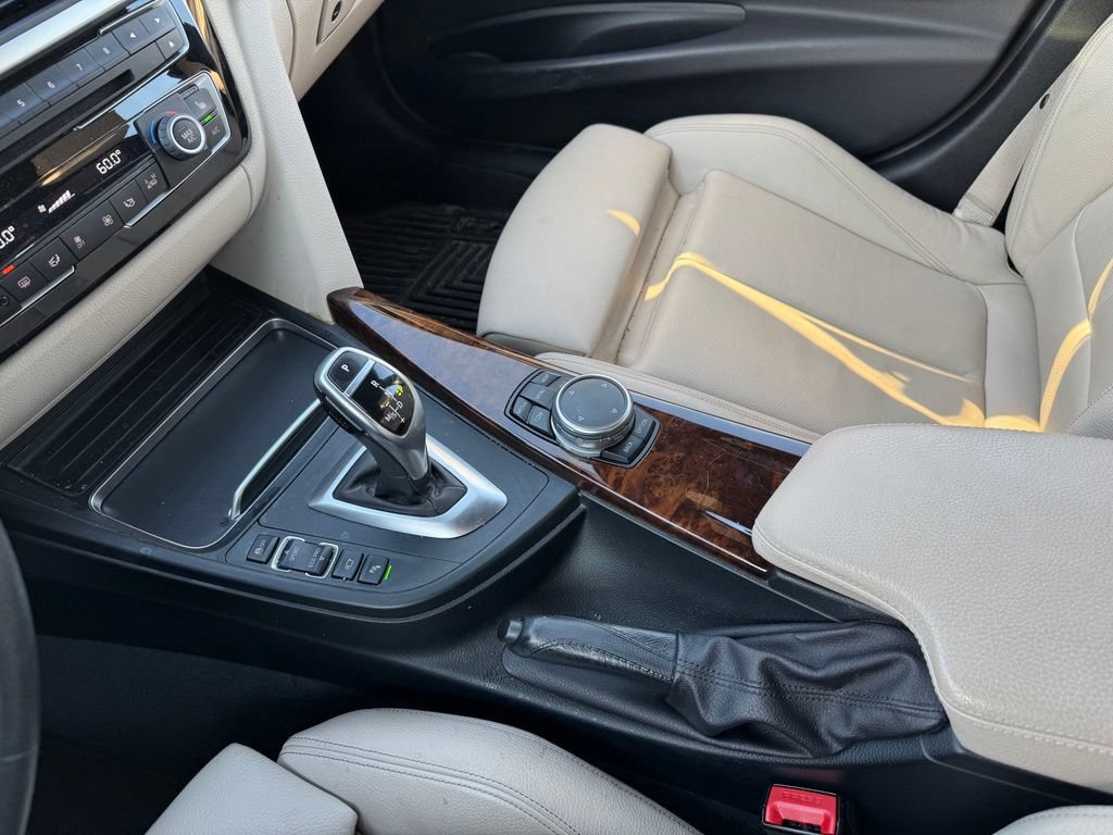 Used 2017 BMW 330i xDrive Wagon AWD/4WD image 9