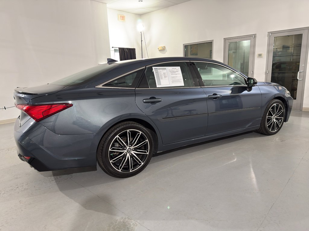 Used 2019 Toyota Avalon Touring image 11